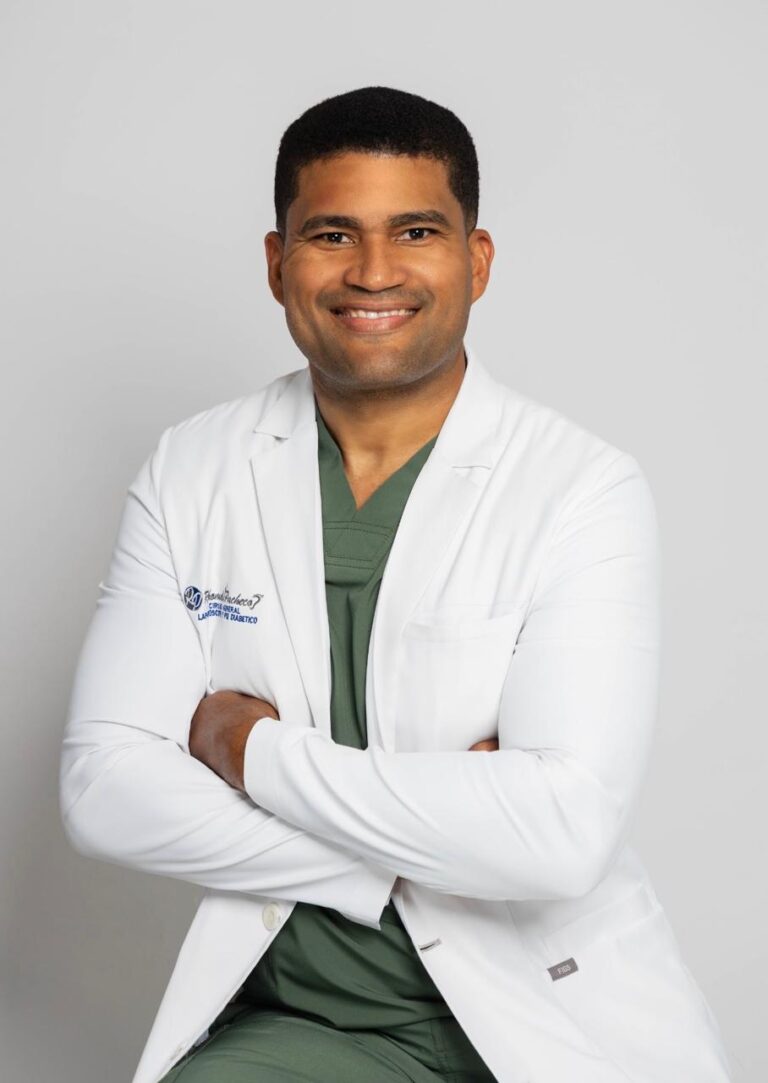 Dr. Rhomel Pacheco González